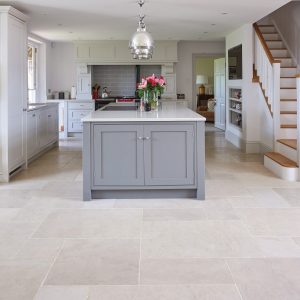 Lunar Limestone flooring Tumbled Dutch Pattern 2