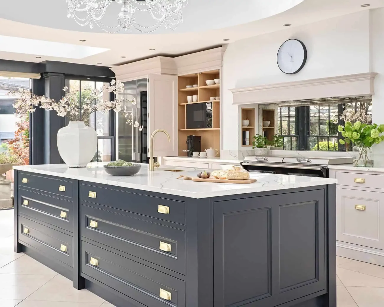 Oyster Quartz Alabaster brings warmth to David Salisbury's Brompton kitchen