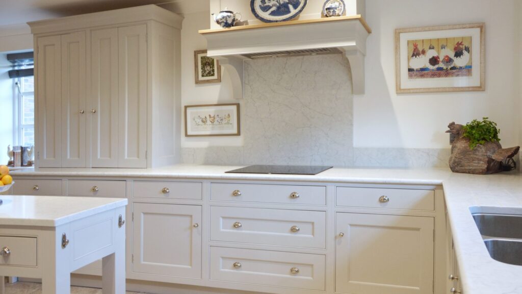 Carrara Natural quartz brings a cosy cottage feel to a Dorchester kitchen