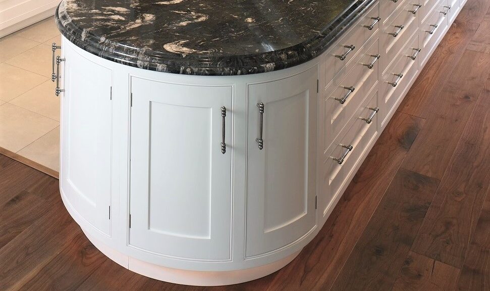 Ogee over Bullnose edge detail