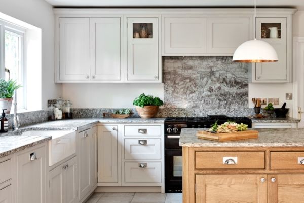 Hampshire kitchen, flooring & bathroom renovations. Quartz, marble, limestone and granite supplied by Landford Stone, Wiltshire.